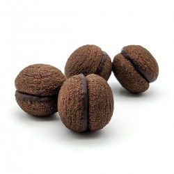 Baci di dama al cacao con cioccolato